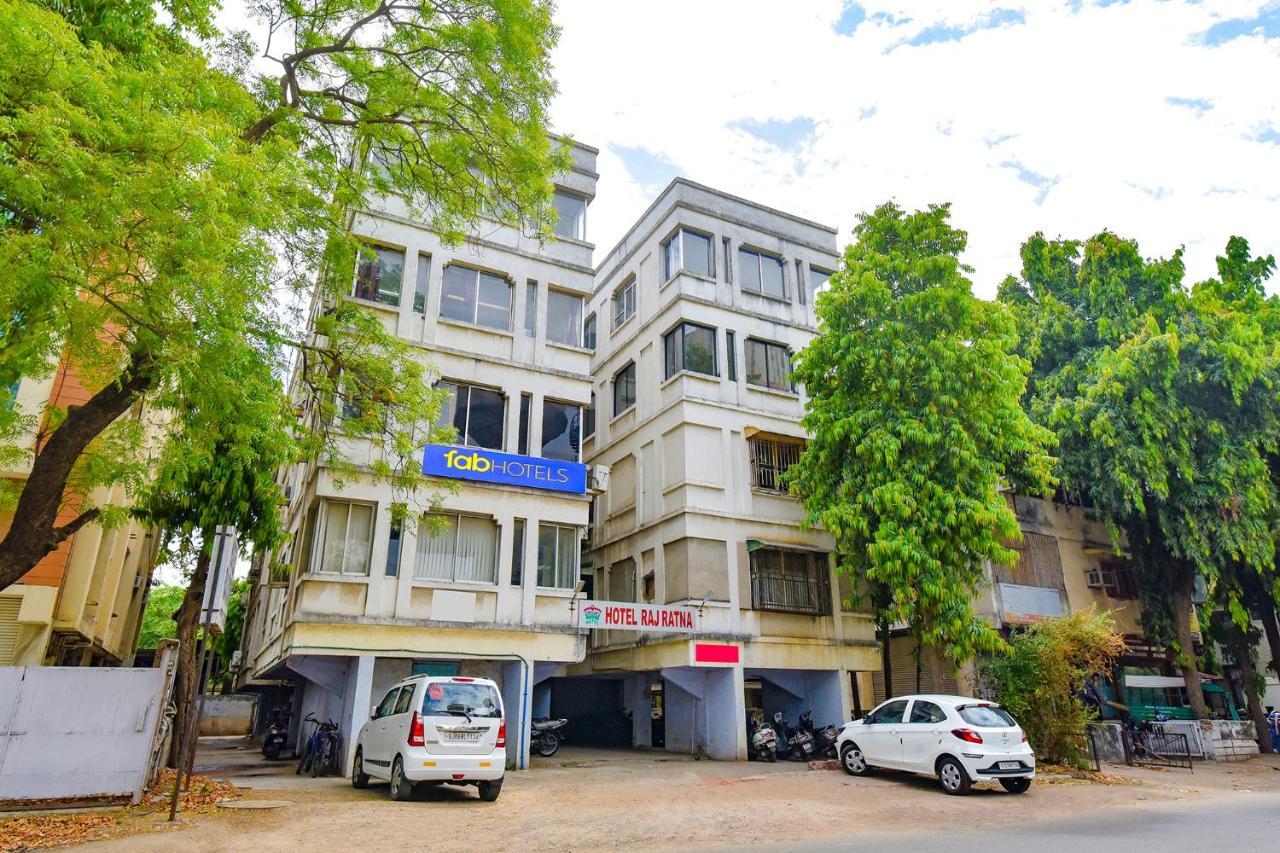 Fabhotel Raj Ratna - Nr Ashram Road Ahmedabad