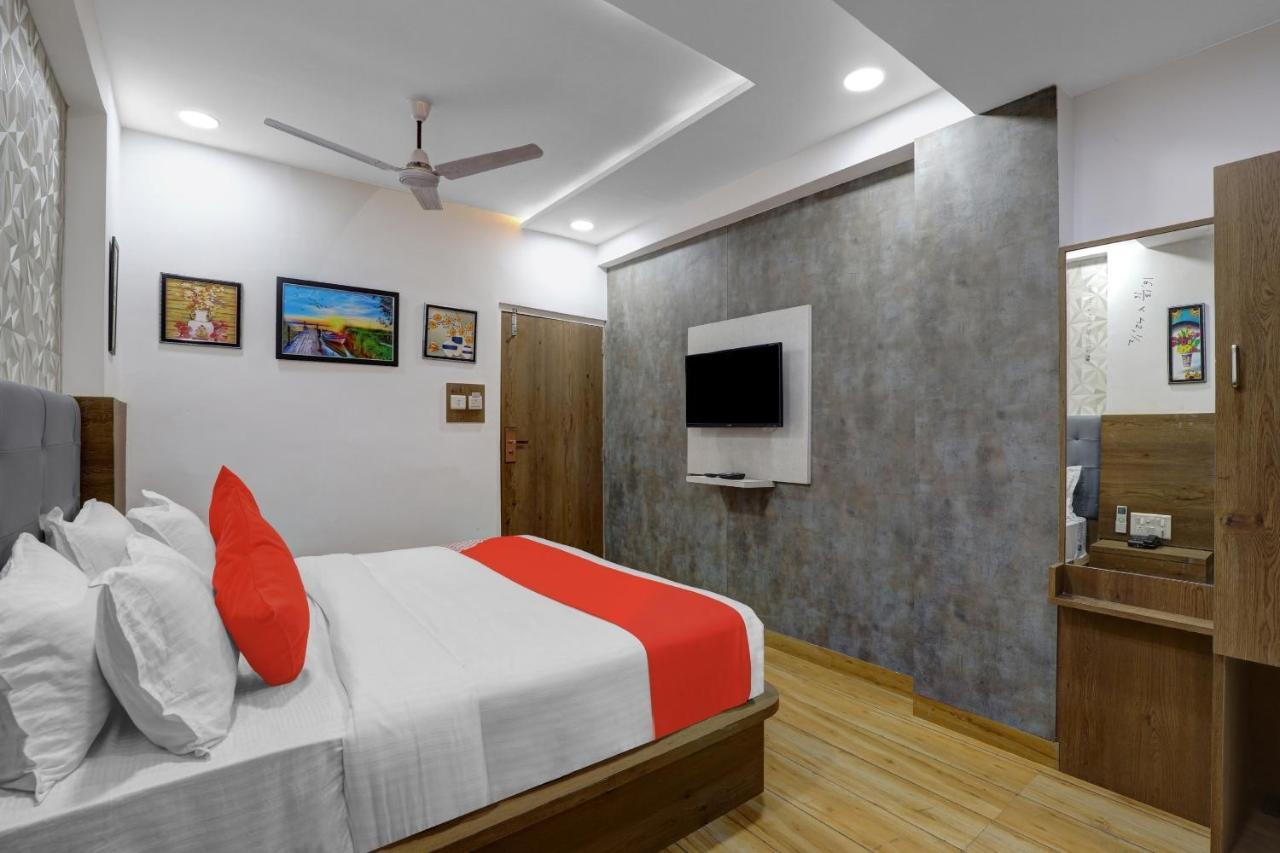 Hotel O R S Palace