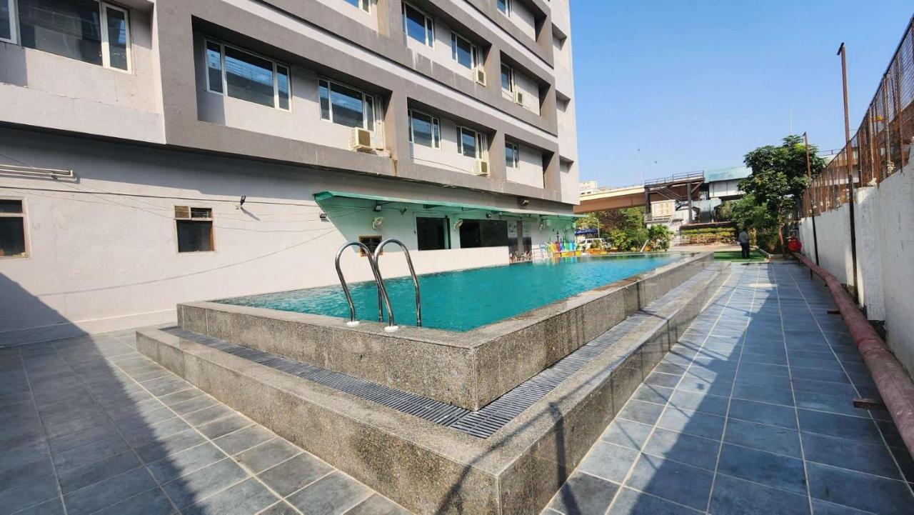 Hotel Apricot ,