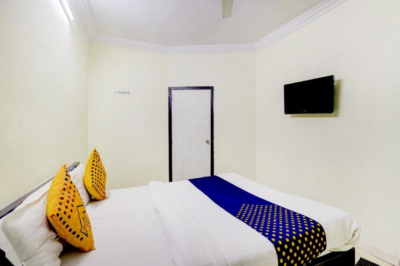 Oyo Flagship 75190 Gitanjali Hotel 2*