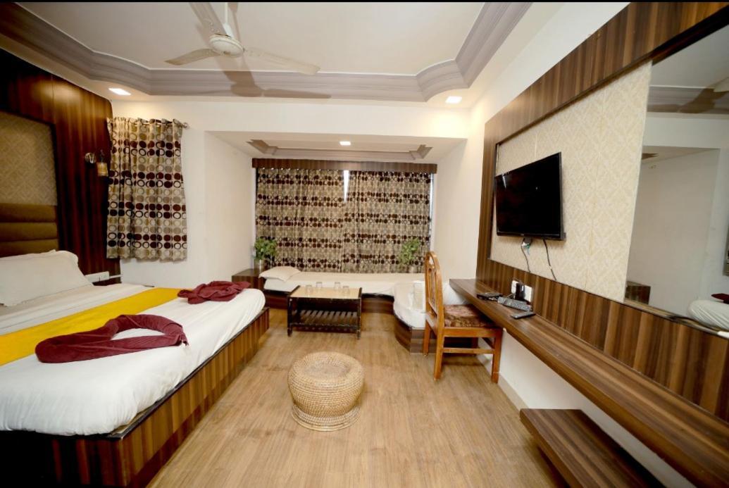Shree Krishna Palace Hotel