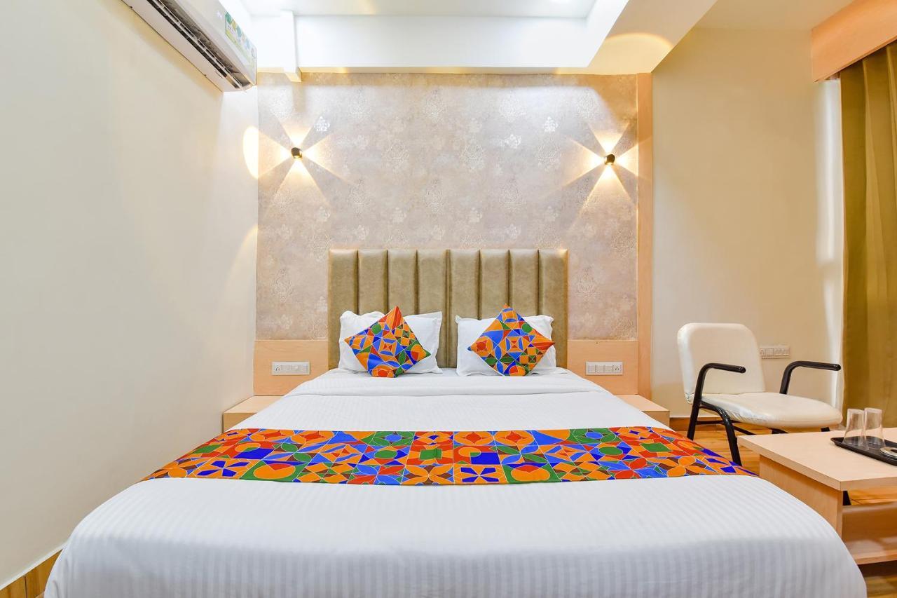 Fabhotel Symphony Grand 3*