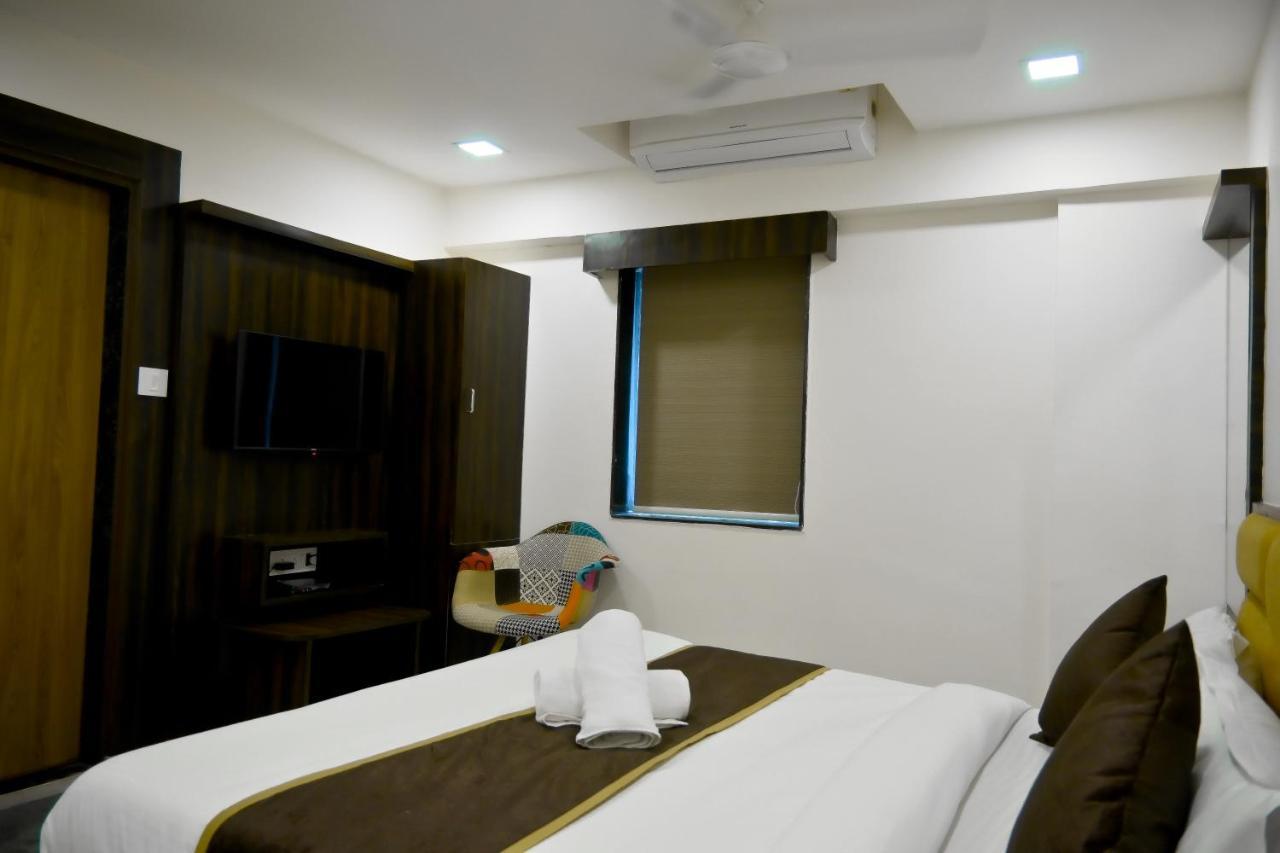 Royal Ican Sindhubhavan Road Hotel 2*