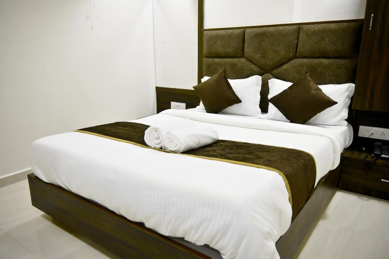 Royal Ican Sindhubhavan Road Hotel