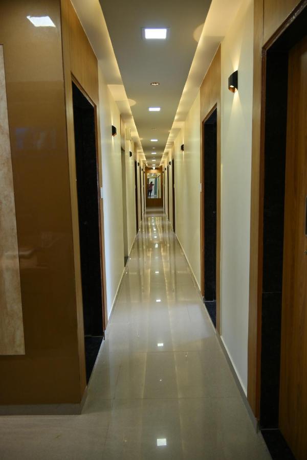 Royal Ican Sindhubhavan Road Hotel 2*