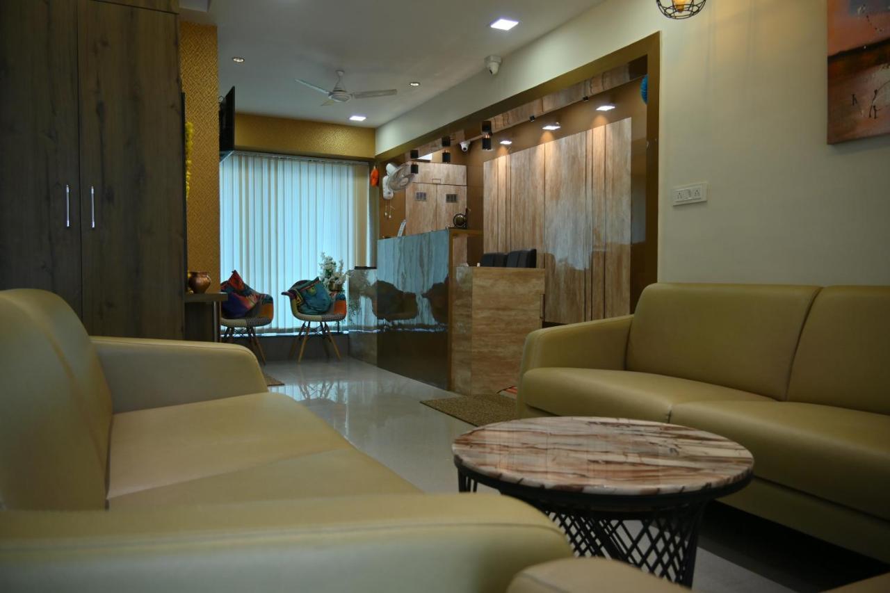 Royal Ican Sindhubhavan Road