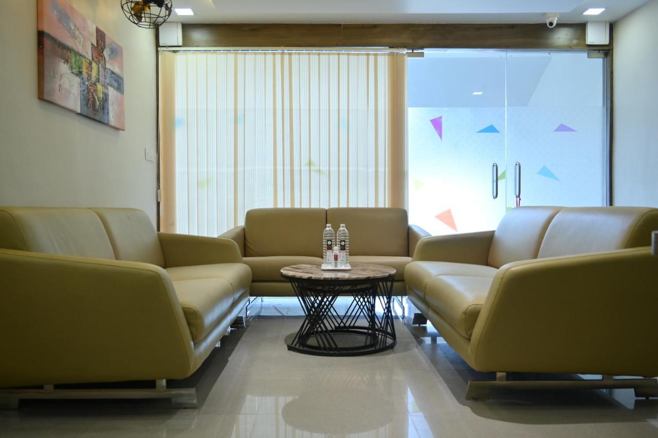 Royal Ican Sindhubhavan Road Hotel 2*