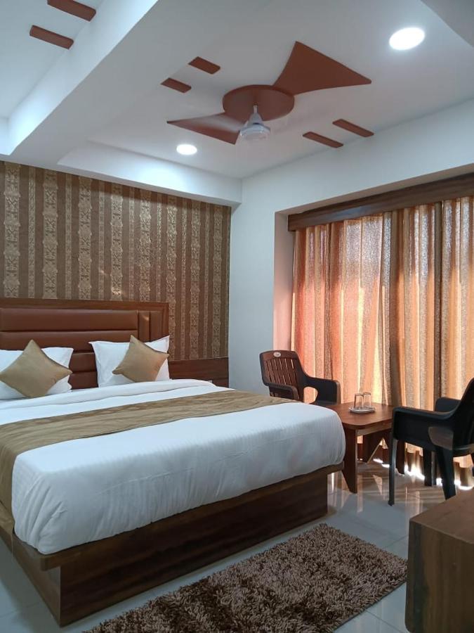 Hotel Surya 3*