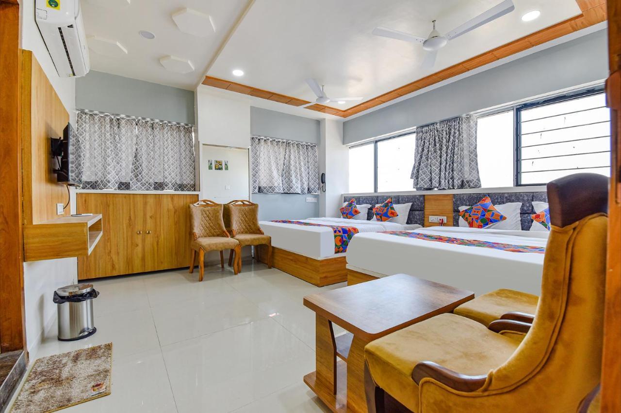 Fabhotel Dev Palace Hotel