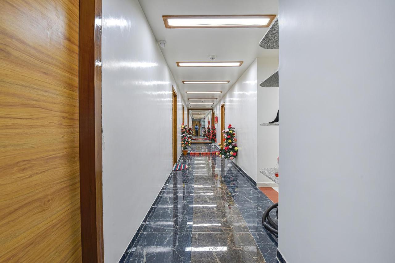 Fabhotel Dev Palace Hotel