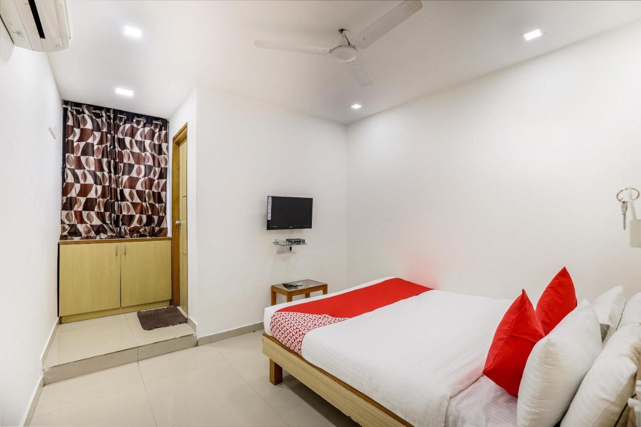 Oyo D Veeray Hotel 3*