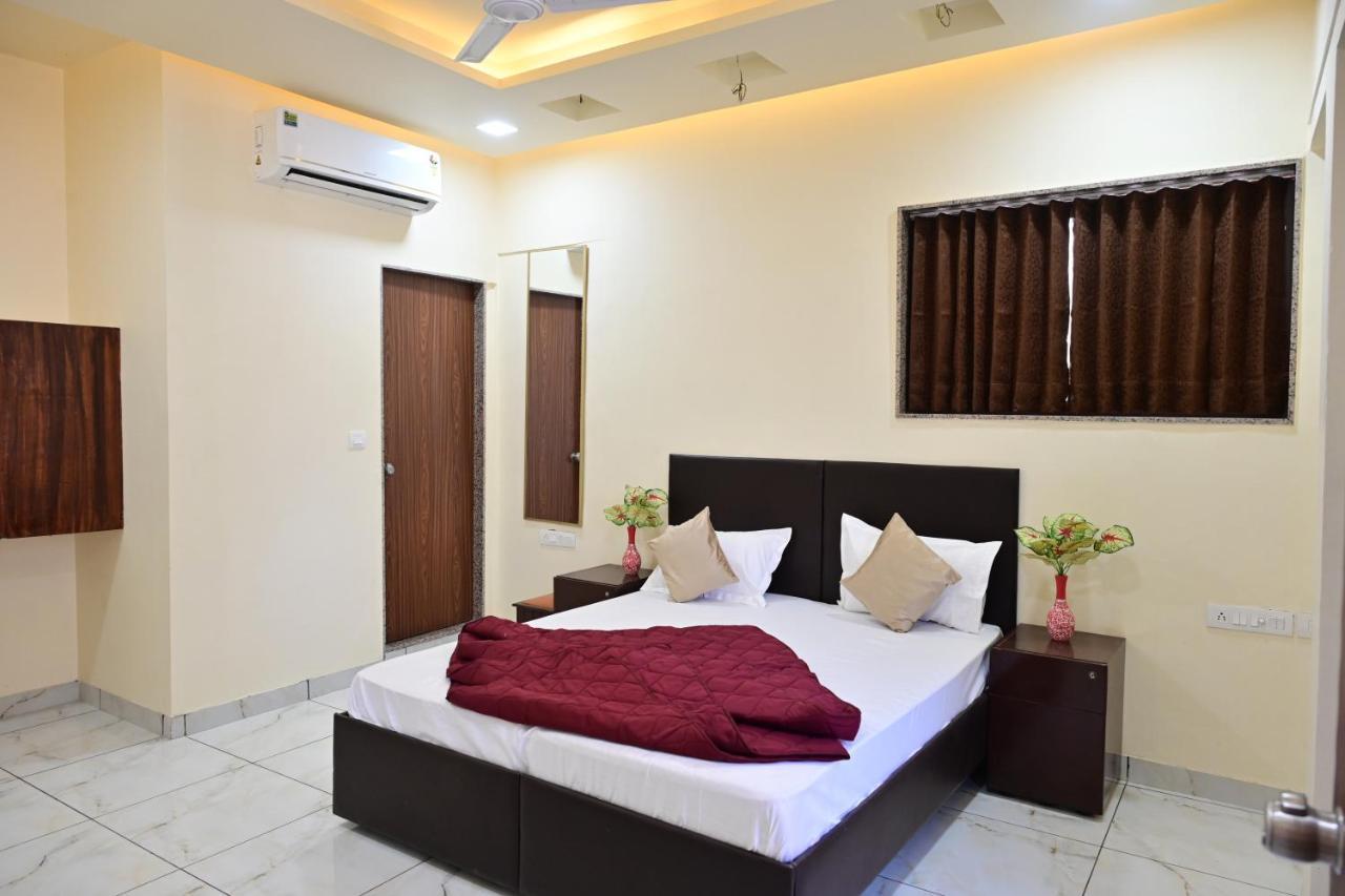 New Happy Hotel Ahmedabad