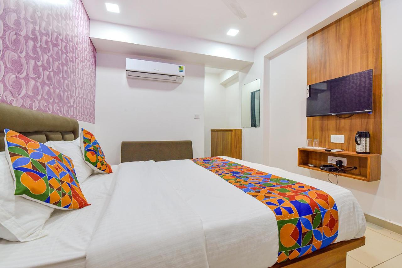Hotel Fabhotel Shree