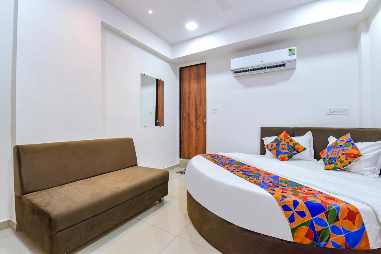 Hotel Fabhotel Shree