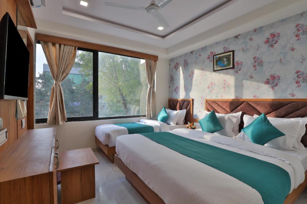 Vimal Hotel 3*