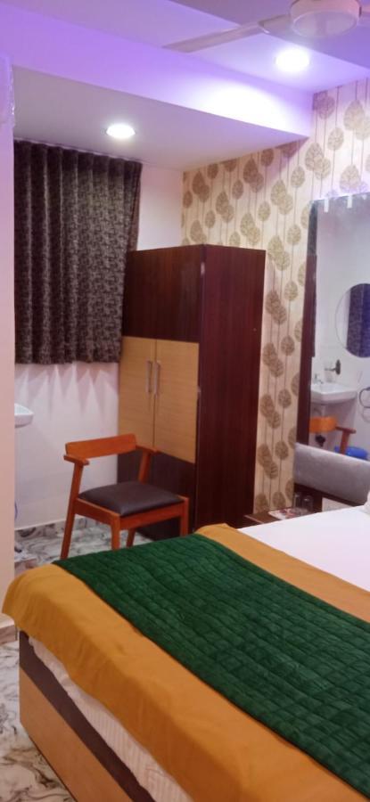 Hotel Shaswat 3*