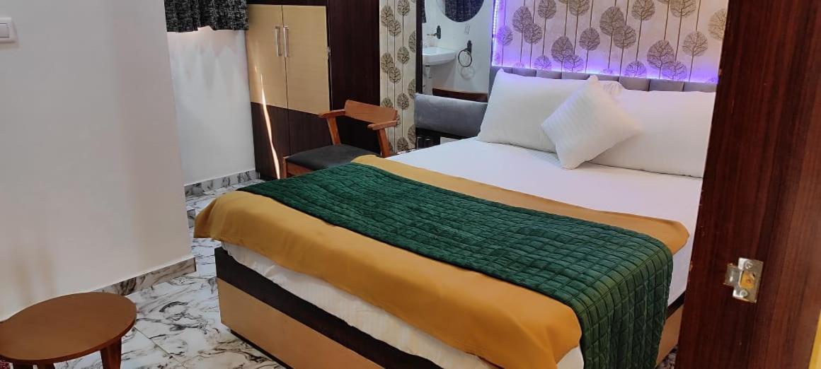 Shaswat Hotel 3*