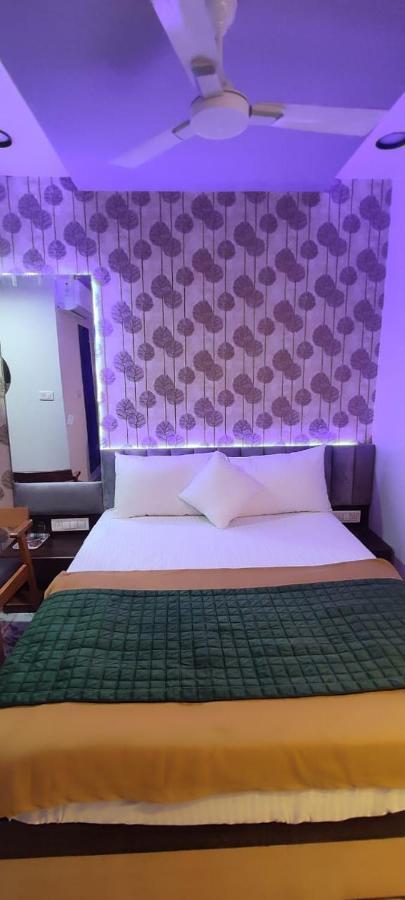 Shaswat Hotel 3*