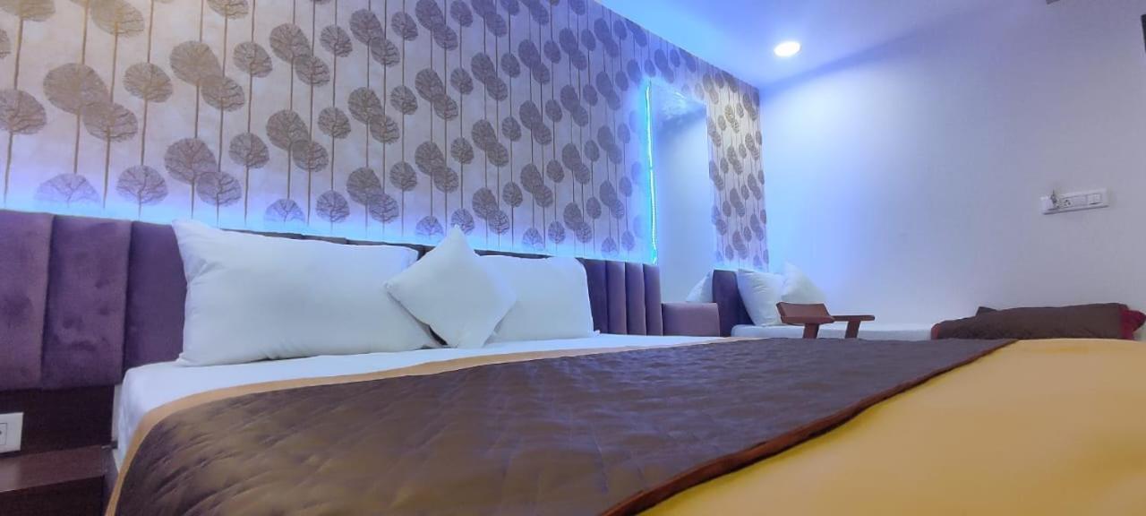 Shaswat Hotel 3*