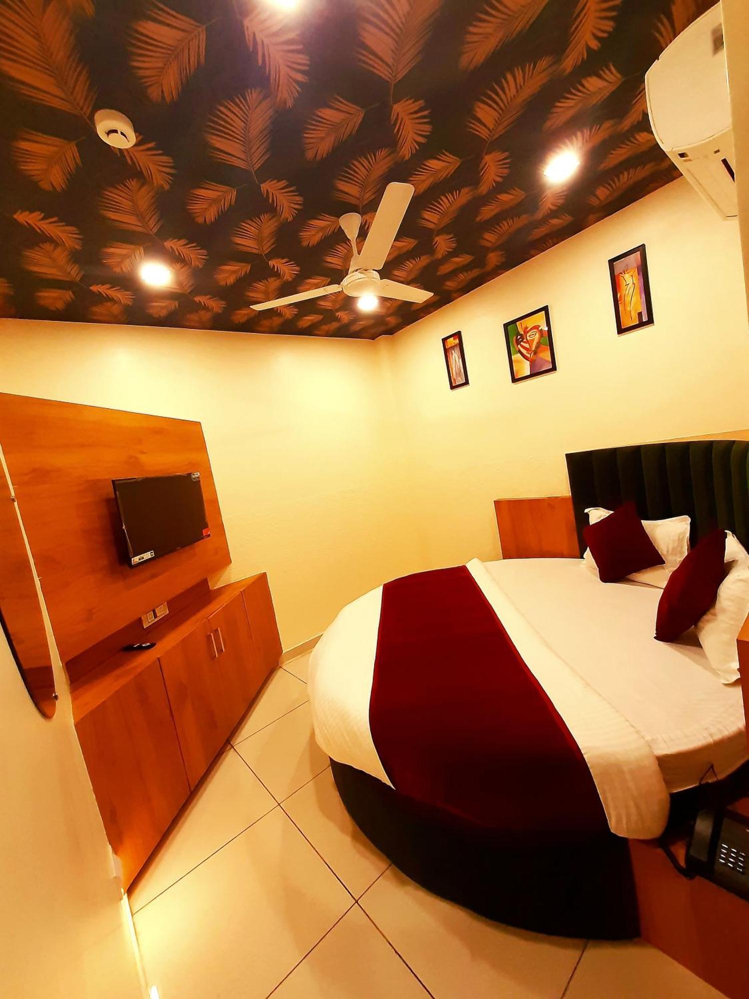 Suncity Hotel Ahmedabad