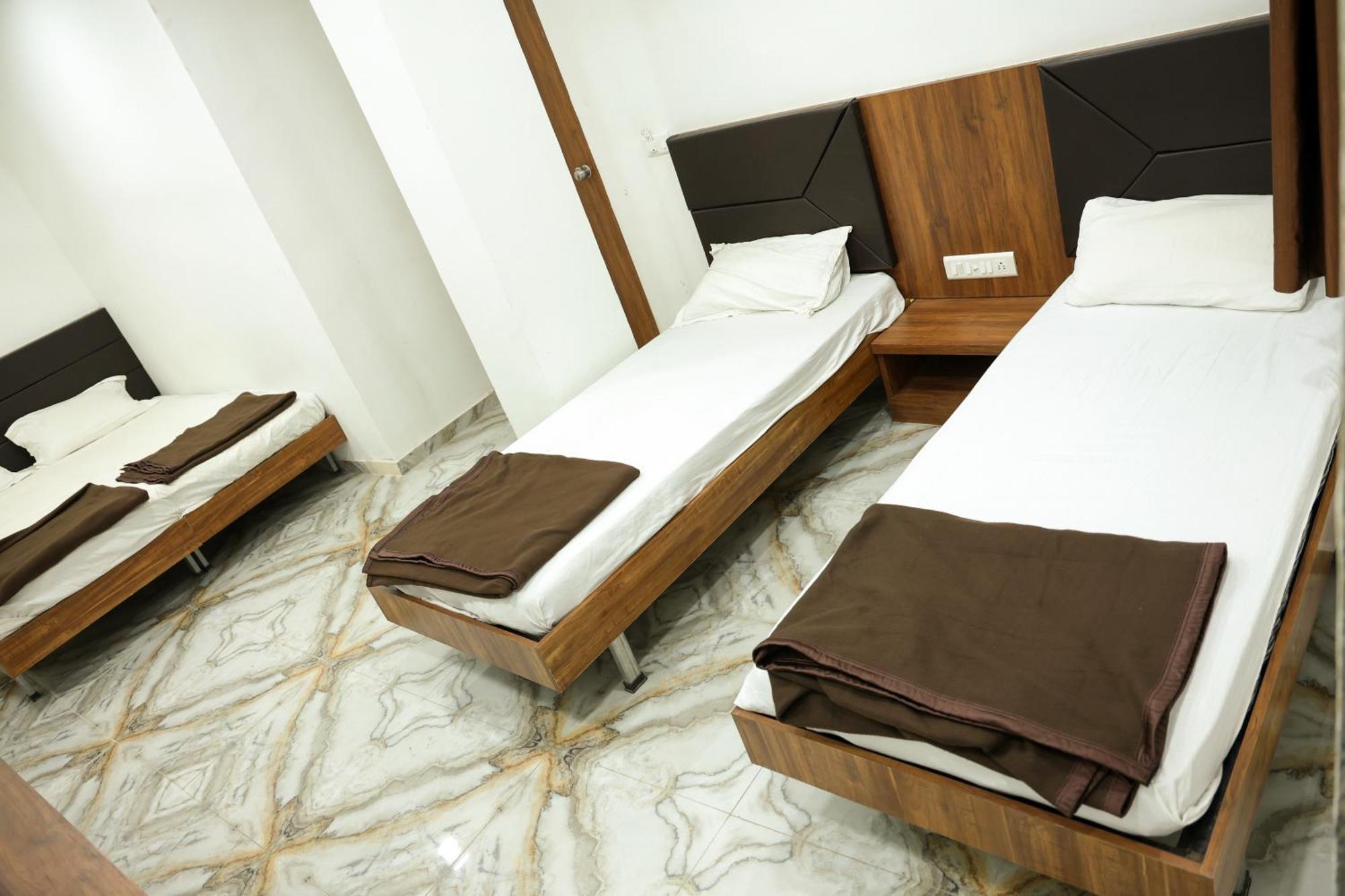 Hotel Aaram Kalupur *