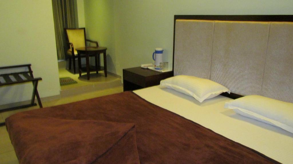 Hotel Hill Park Ahmedabad