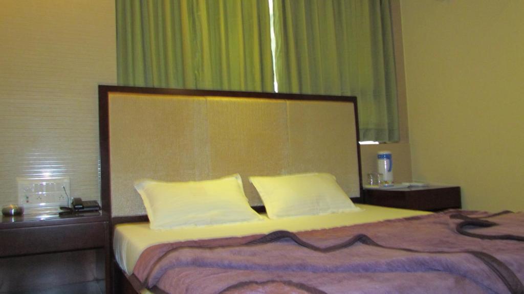 Hill Park Hotel Ahmedabad