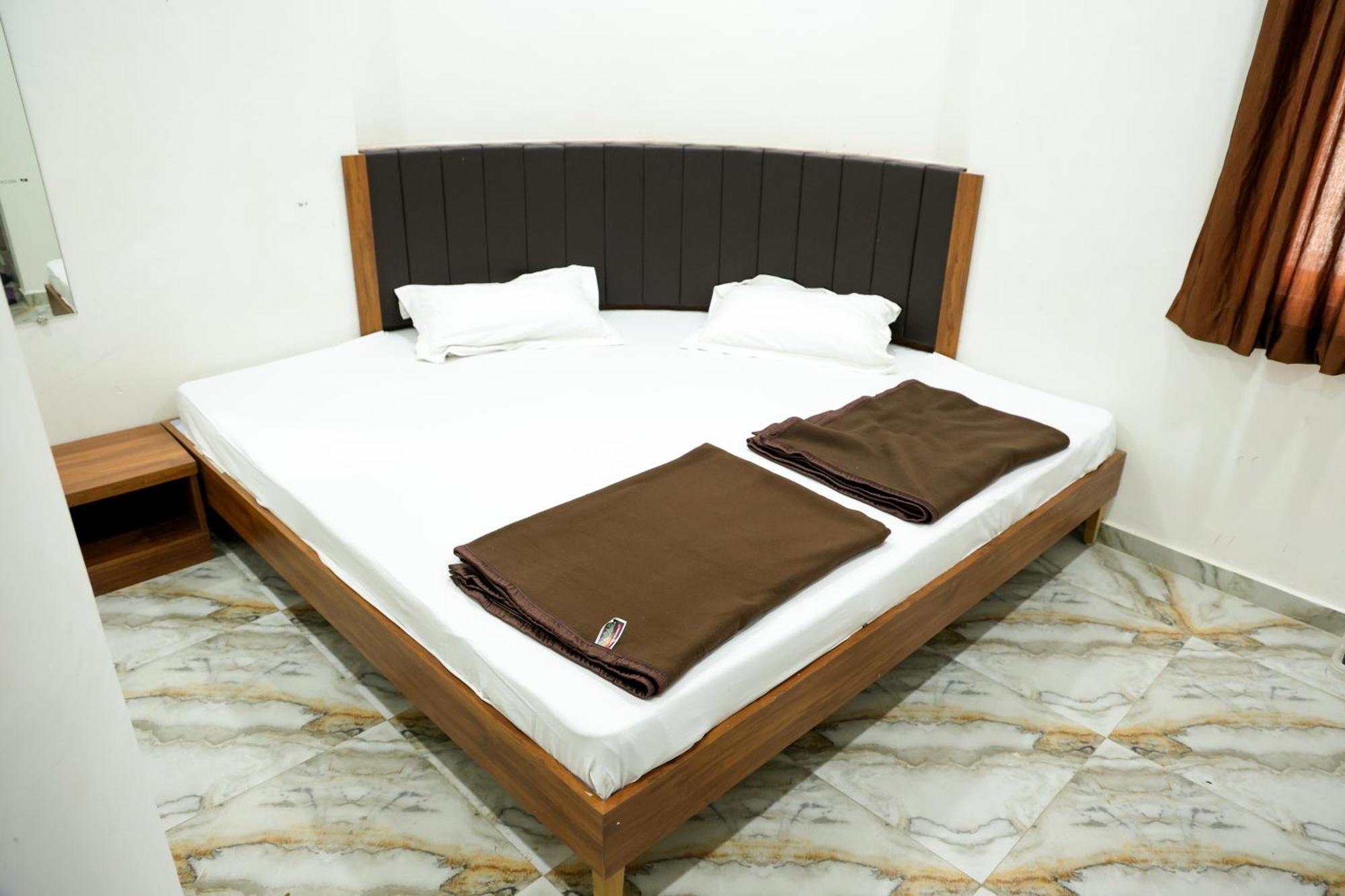 Hotel Aaram Kalupur Ahmedabad