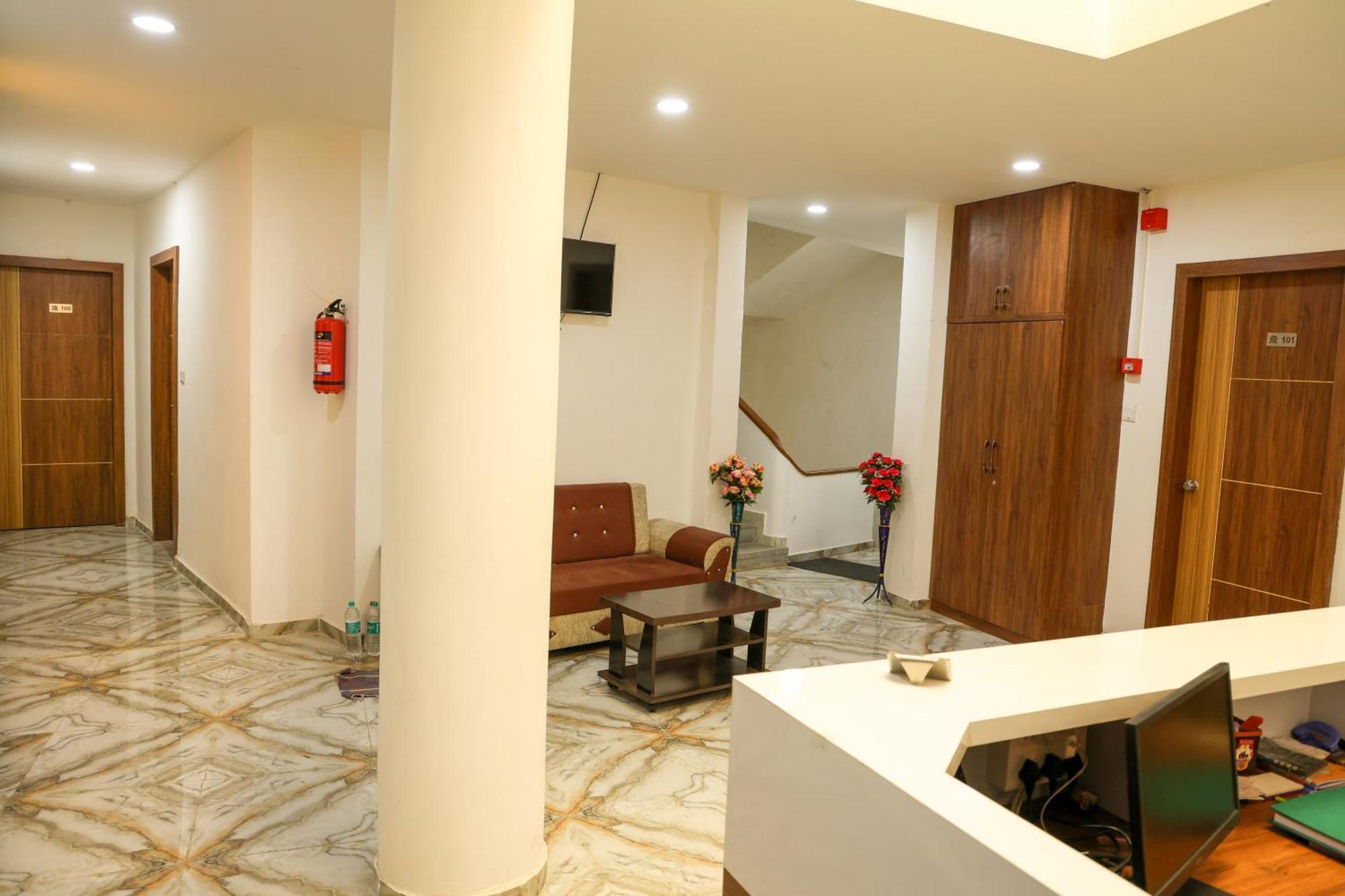 Aaram Kalupur Hotel