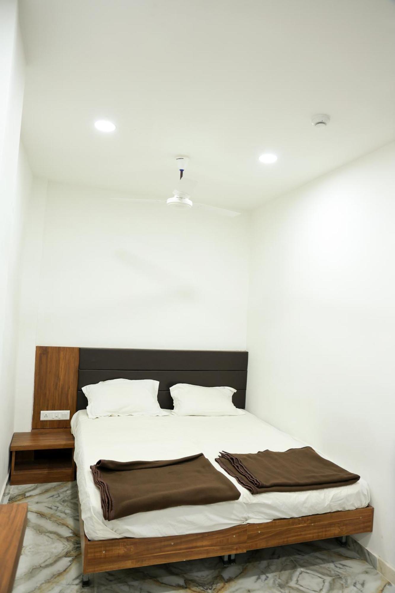 Aaram Kalupur Hotel Ahmedabad