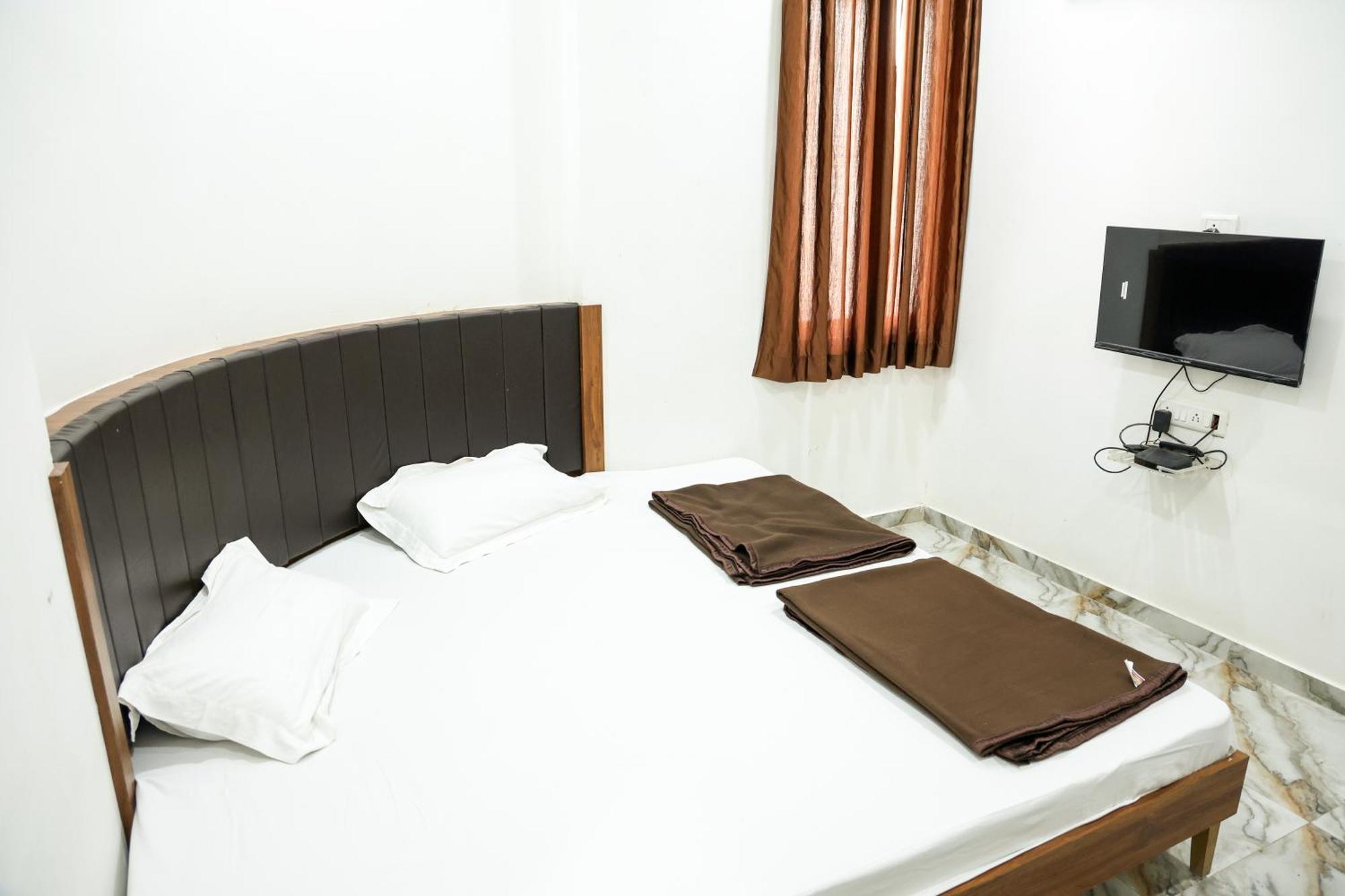 Hotel Aaram Kalupur *