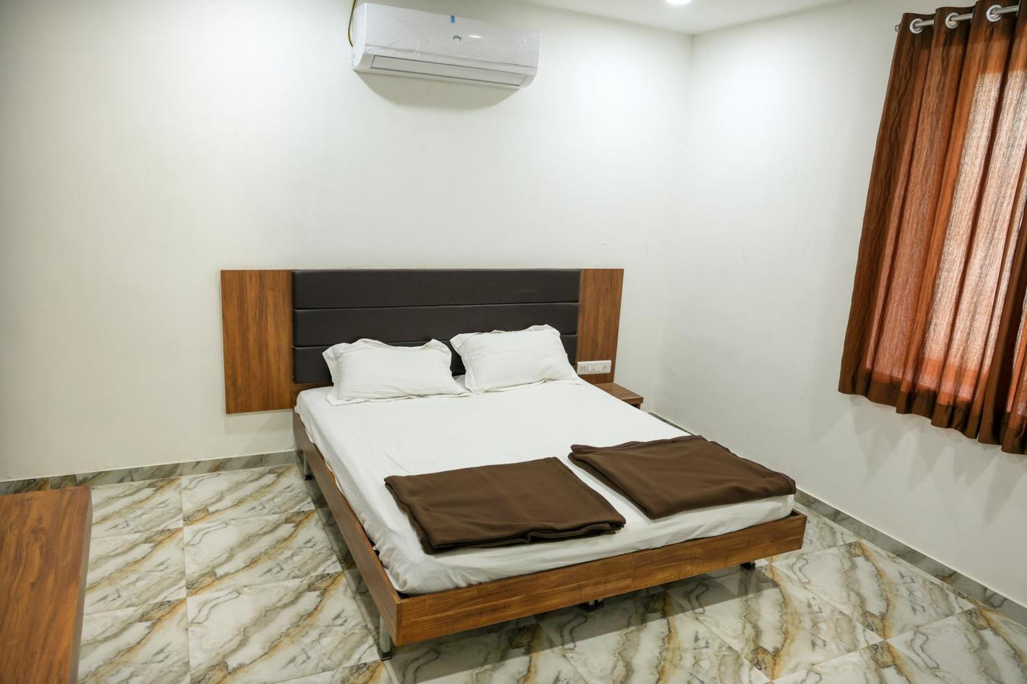 Hotel Aaram Kalupur Ahmedabad