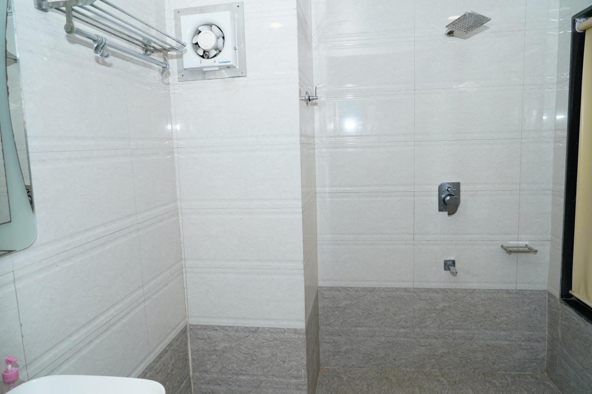 Hotel Marshall The Grand Ahmedabad