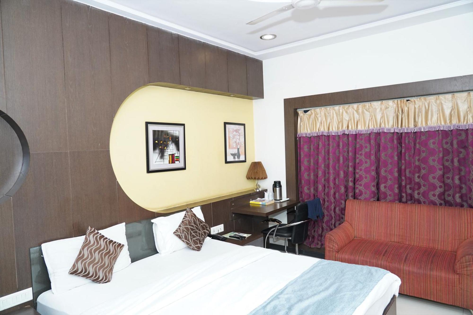 Marshall The Grand Hotel Ahmedabad