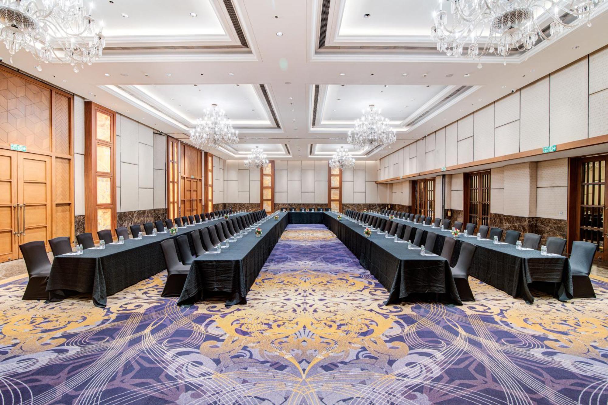 Hyatt Hotel 5*