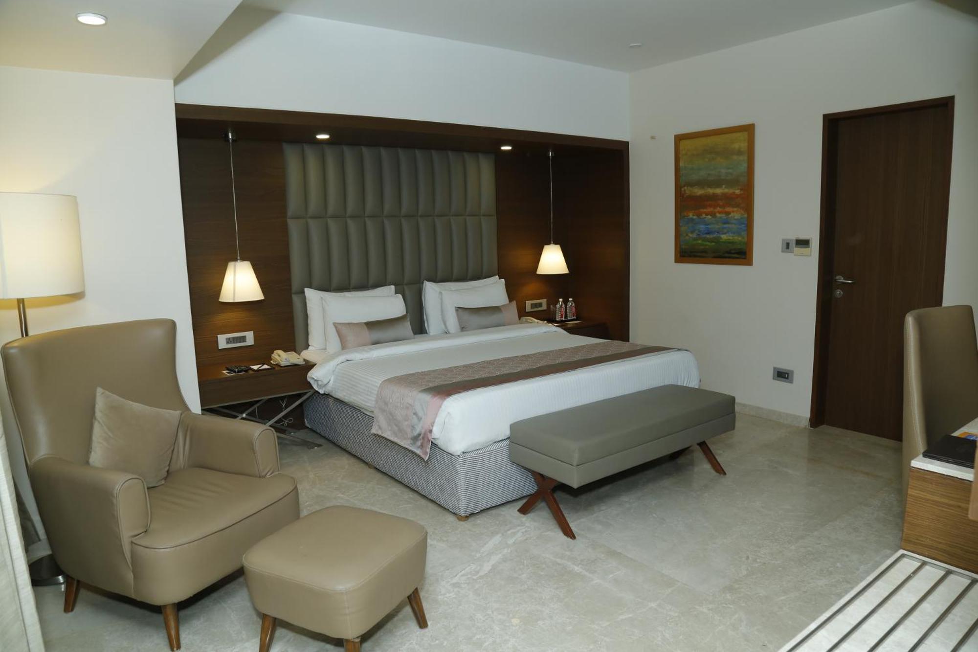 Sarovar Portico Rivera Hotel