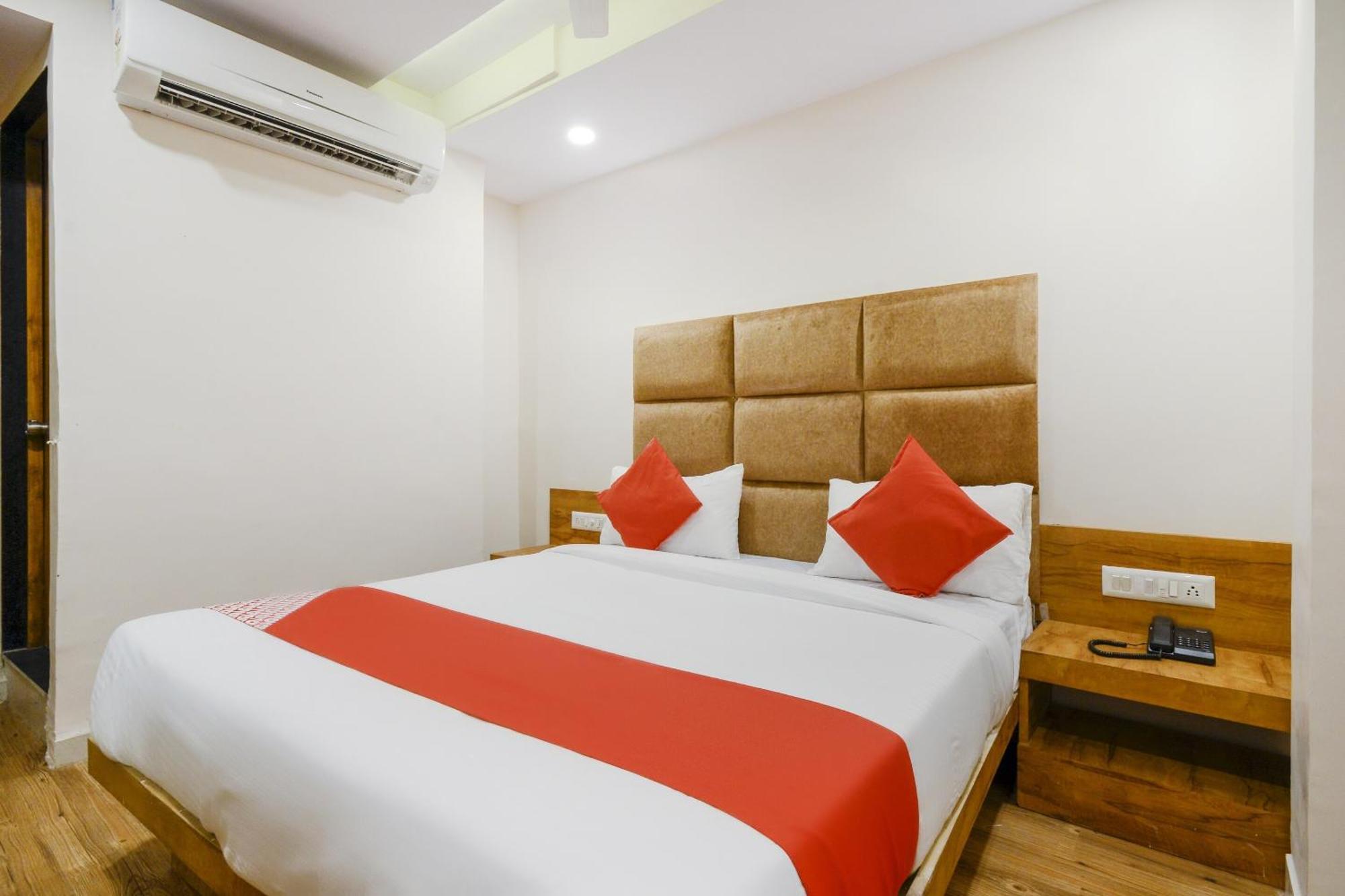 Super Oyo Safari Ahmedabad