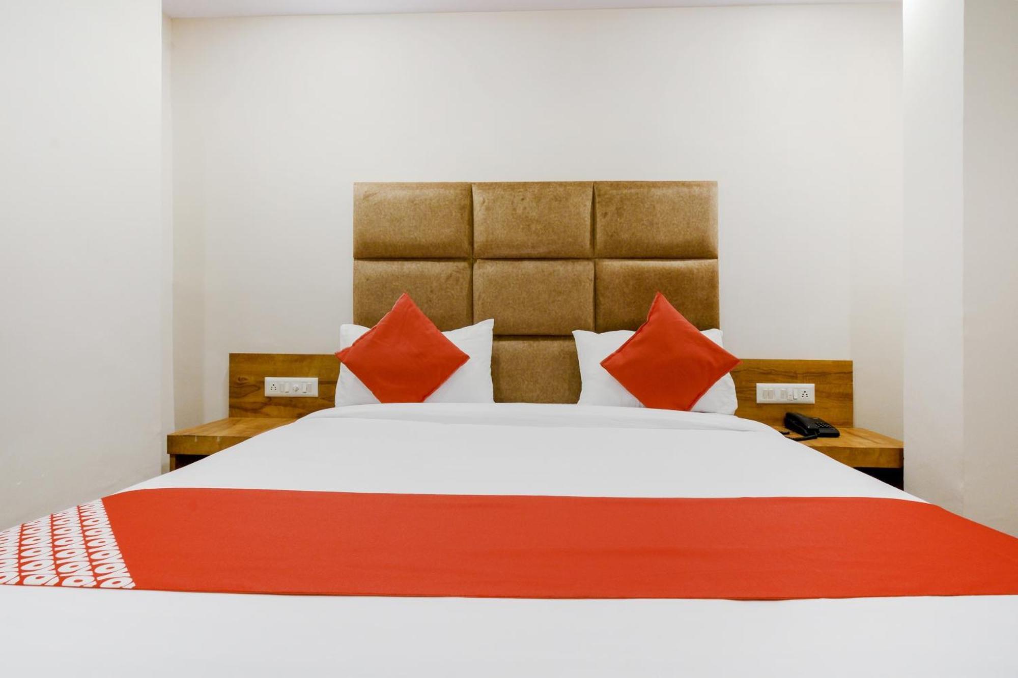 Hotel Super Oyo Safari 3*