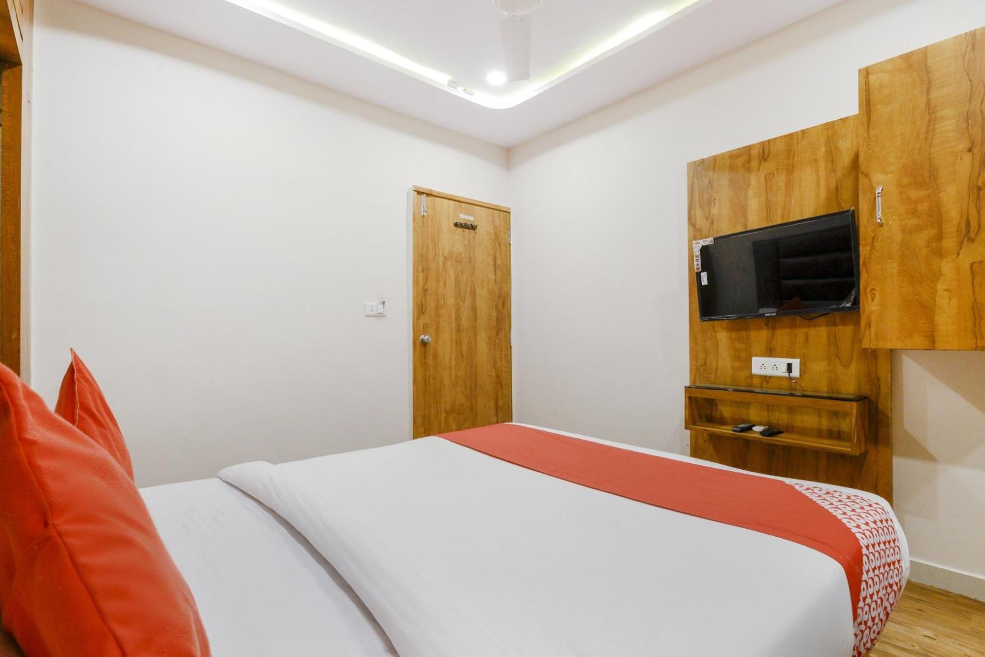Hotel Super Oyo Safari 3*