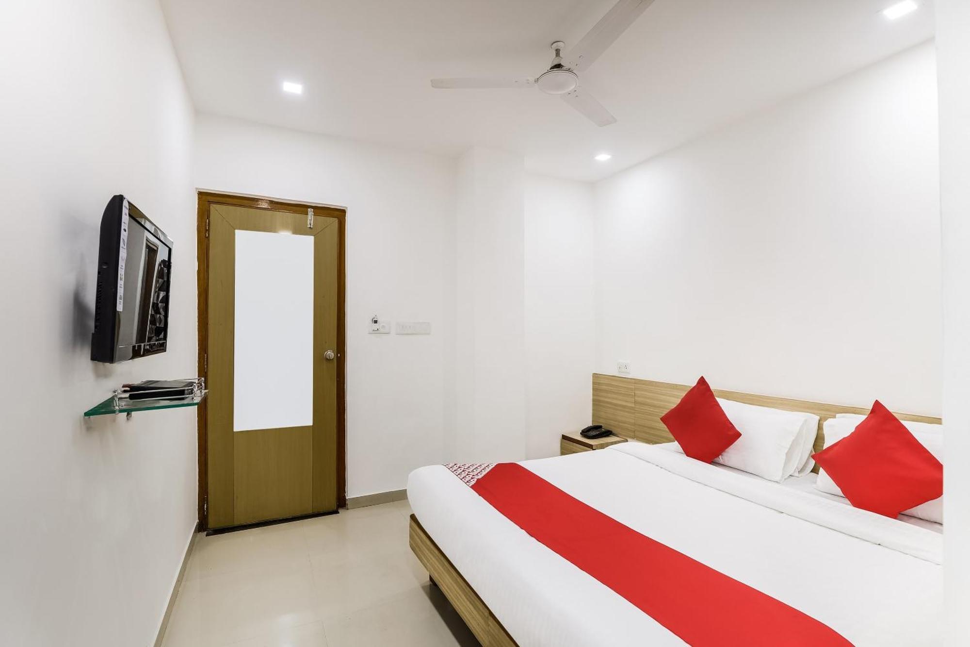Hotel Oyo D Veeray 3*