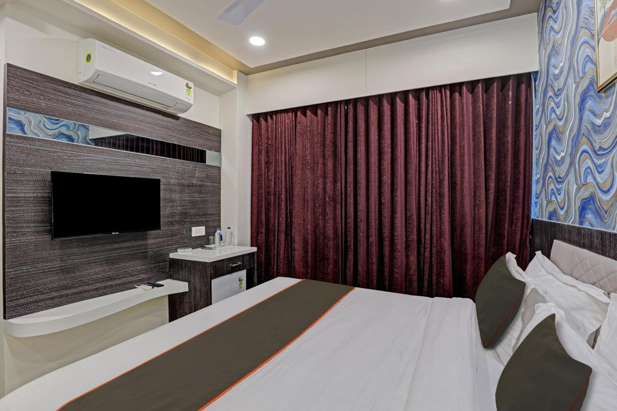 Hotel Collection O Alpha One Ahmedabad