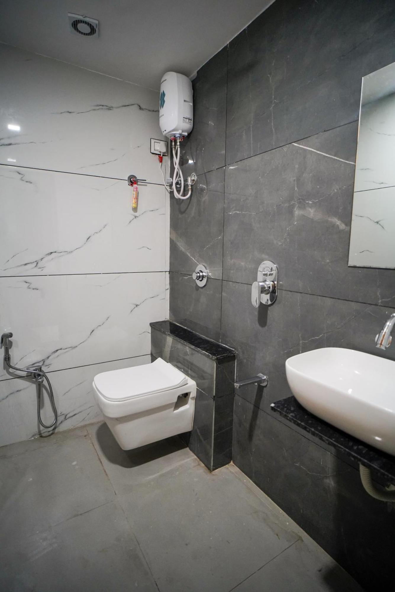 Suncity Hotel Ahmedabad