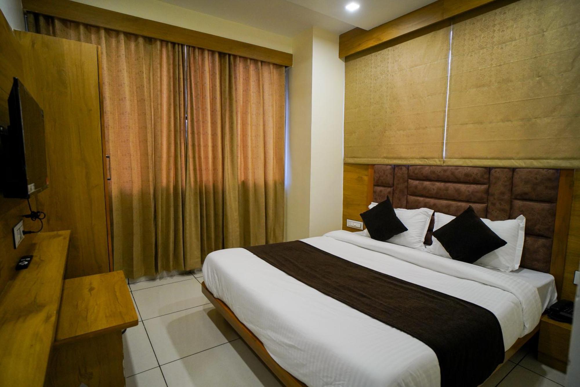 Suncity Hotel *