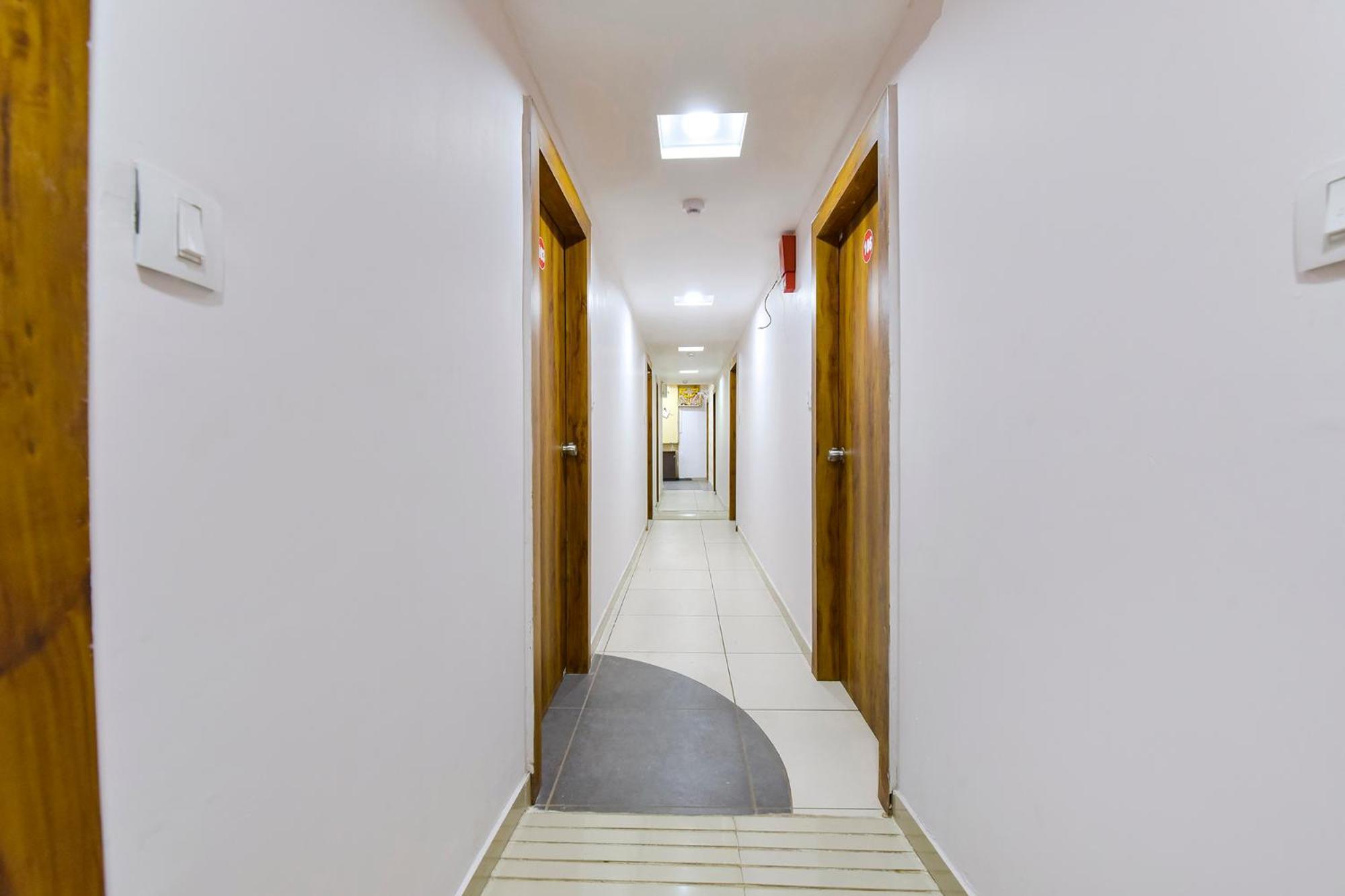 Hotel Fabhotel Star Ahmedabad