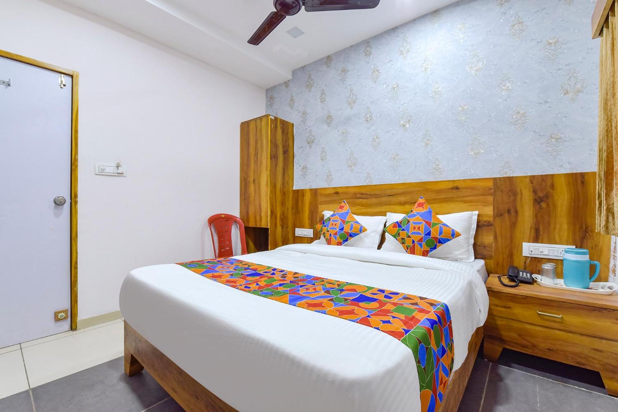Hotel Fabhotel Star Ahmedabad