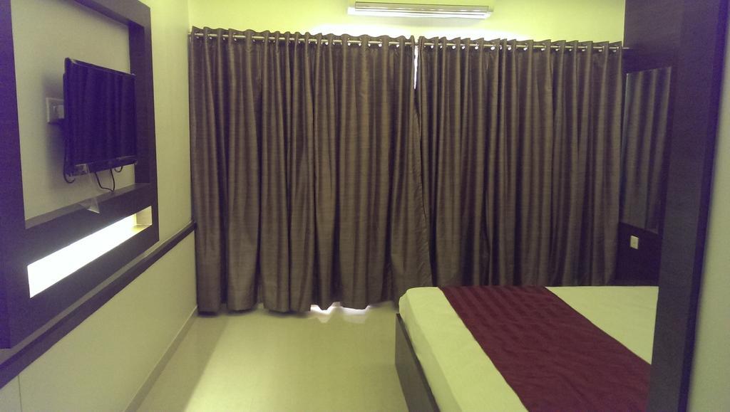 Hotel Collection O 39594 Heritage Paldi Rd Ahmedabad