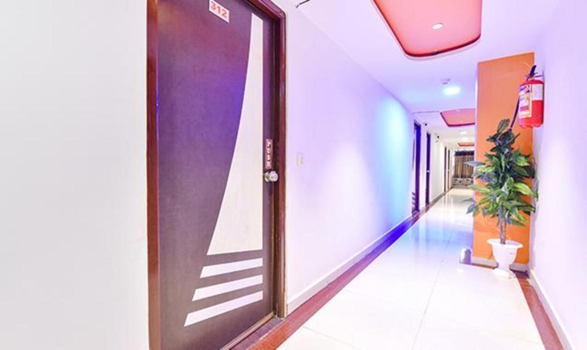 Hotel Fabhotel Blue Moon I 3*