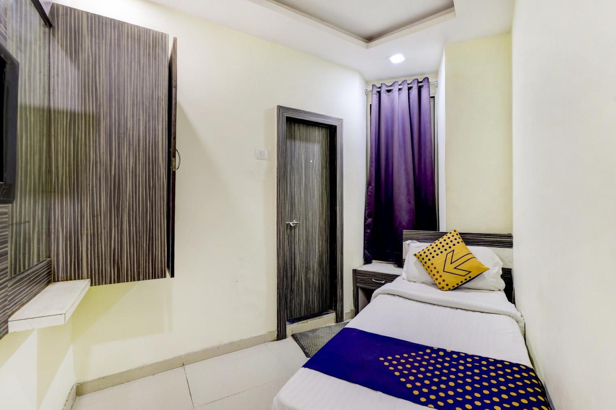 Oyo Flagship 75190 Gitanjali 2* Ahmedabad
