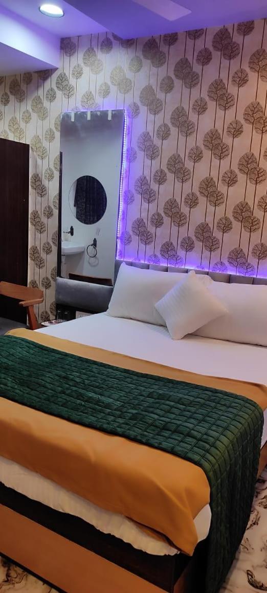 Shaswat Hotel Ahmedabad