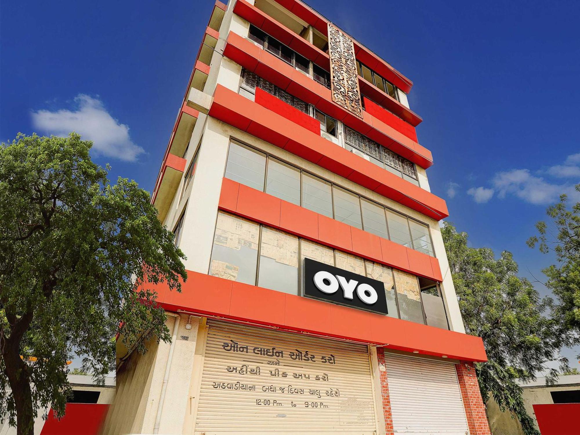 Hotel O Royal Inn 4*